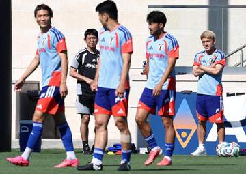 W杯チュニジア戦にトップ俳優が現地観戦へ「いってきます 球際勝負してきます」代表ユニ手に