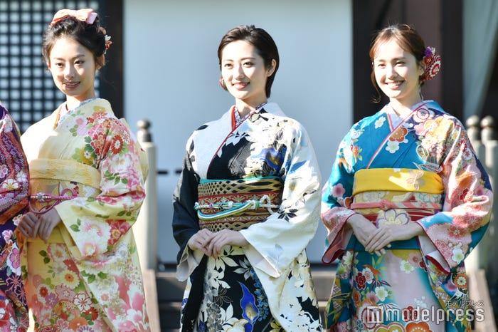 井本彩花、奥山かずさ、尾碕真花(C)モデルプレス