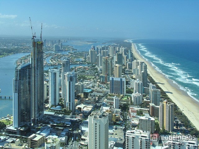 海外選沿いの美しいオーストラリア・ゴールドコースト／photo by bertknot