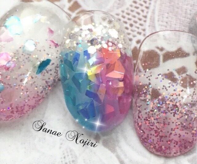 ジェルに埋め込まれたホロが、人魚の鱗みたい