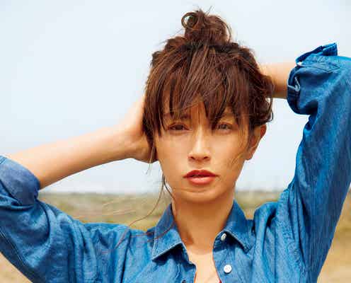 長谷川京子、胸元チラリ 大人のヘルシー夏スタイル披露