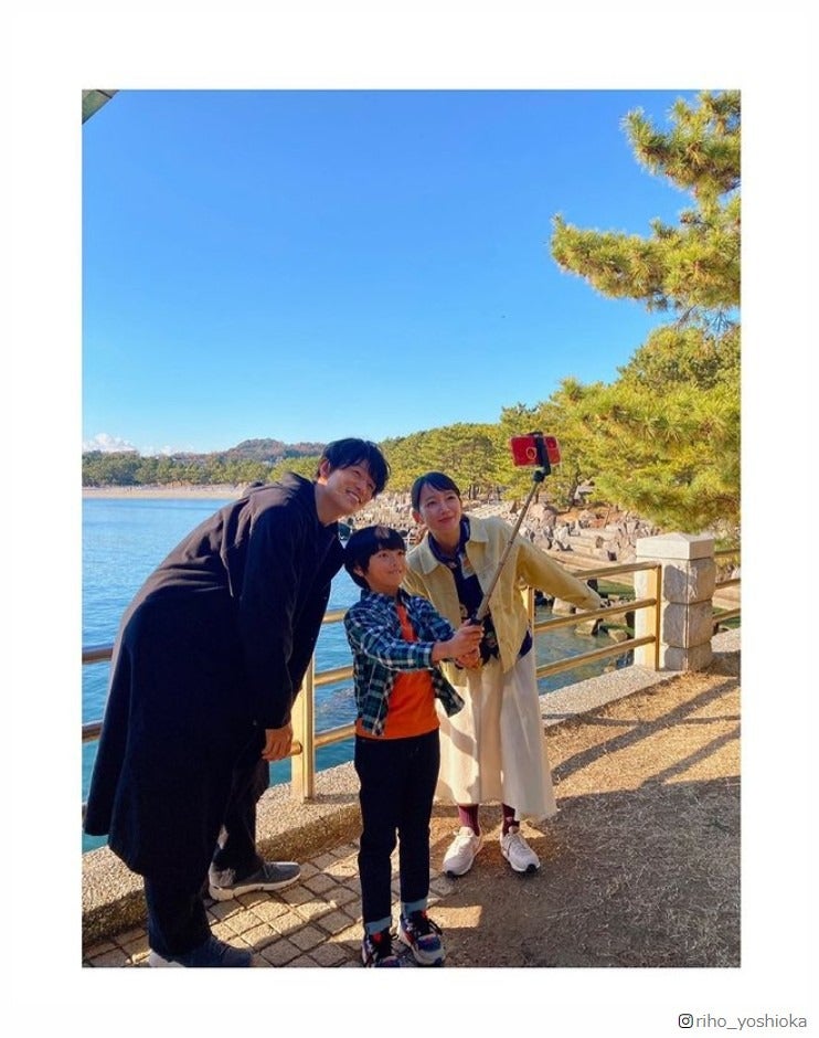 吉岡里帆「レンアイ漫画家」3ショットに「笑顔が可愛い」「すでにロス」の声