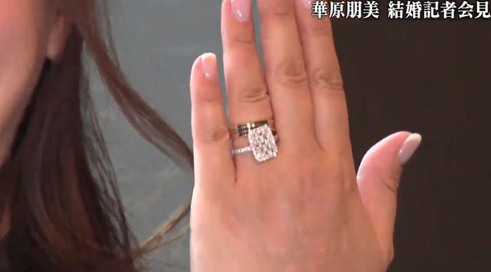 華原朋美、記者会見の様子(C)モデルプレス