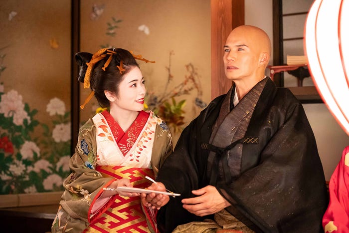 小芝風花、市原隼人「べらぼう~蔦重栄華乃夢噺~」(C)NHK