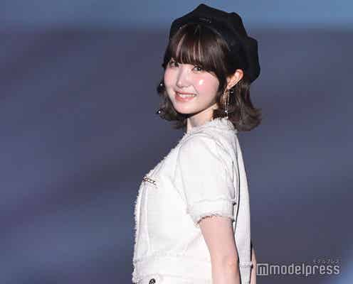 SAY MY NAME本田仁美(HITOMI)、ミニスカからほっそり美脚スラリ 上品白コーデで笑顔弾ける【TGC熊本2025】