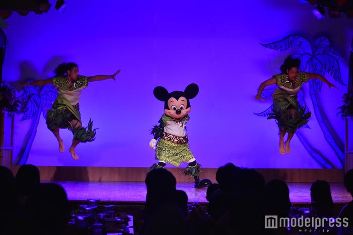 「ミッキーのレインボー・ルアウ」(C)モデルプレス