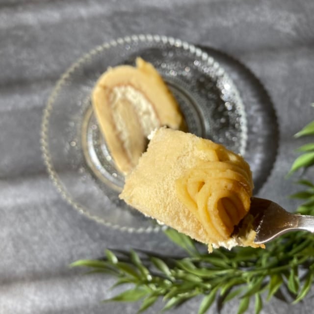 成城石井の安納芋のモンブランロールのアップ