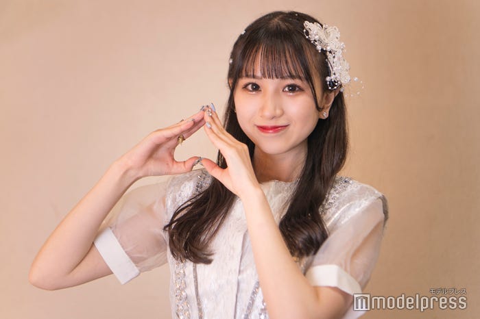 「Pichicart」のピーチポーズをやってくれたひなさん(C)モデルプレス