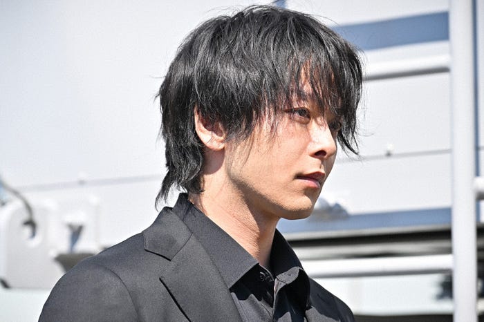 中村倫也「DOPE 麻薬取締部特捜課」第1話(C)TBS