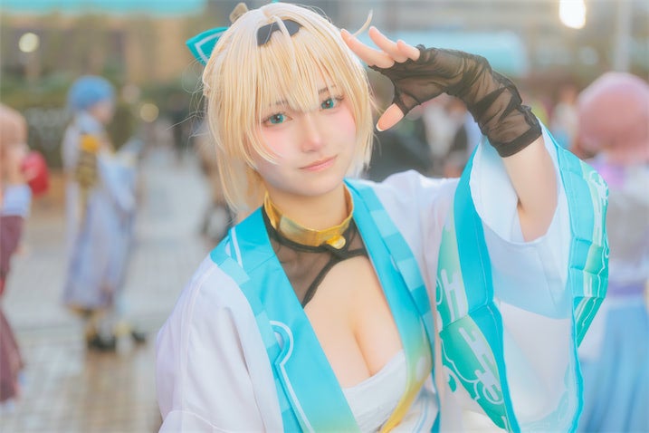 「特技は開脚360度」JK茶道部レイヤーが『ホロライブ』風真いろはを完全再現