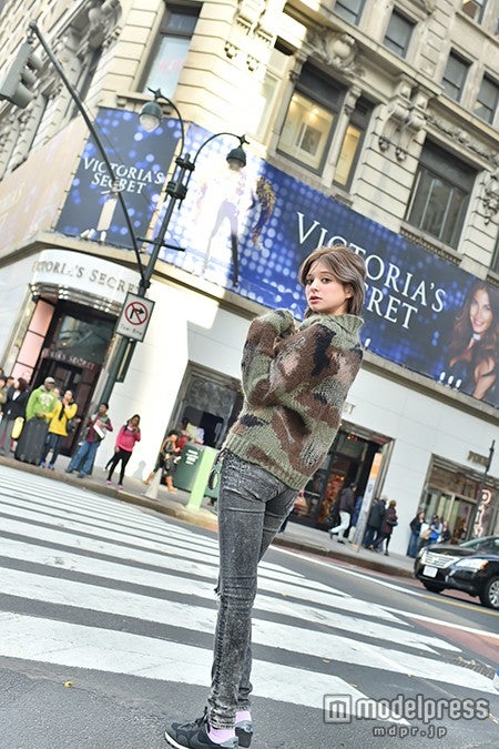 瑛茉ジャスミン／「Victoria’s Secret & PINK」