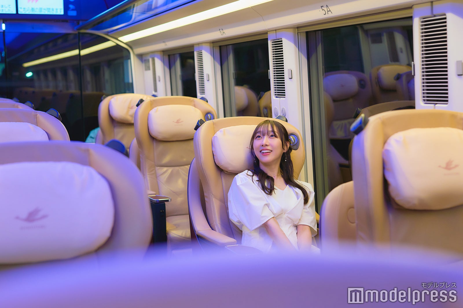 到着前のライトアップが幻想的（C）モデルプレス