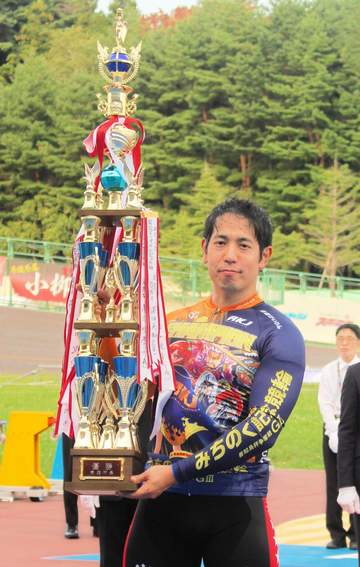 【競輪】松浦悠士が青森記念V 石原颯の番手から差して26回目のG3制覇 地元G1へ「この優勝は大きい」