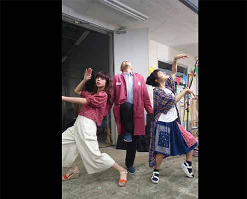 池田エライザ、土屋太鳳と全身でチョける「青春です」