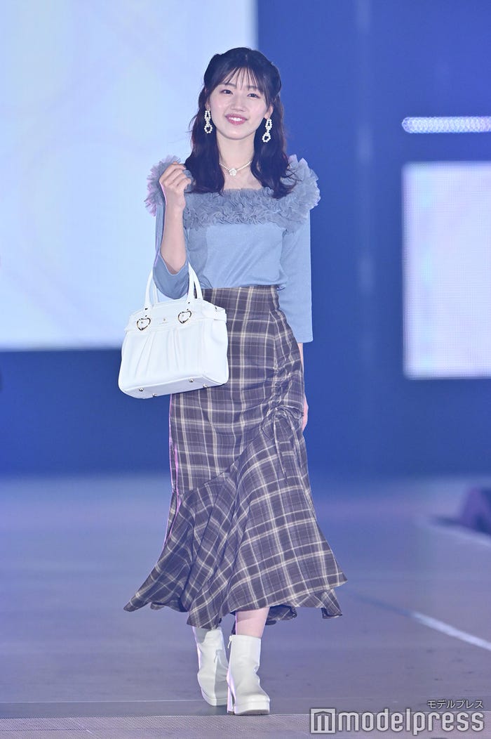 佐々木美玲(C)モデルプレス