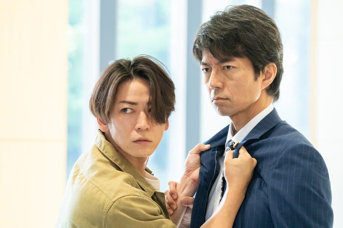 亀梨和也、仲村トオル「Destiny」第2話より(C)テレビ朝日