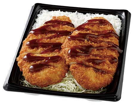 盛りすぎ！チキンカツ弁当税込592円／提供画像