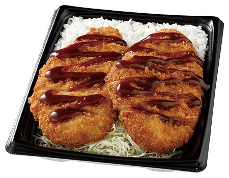盛りすぎ!チキンカツ弁当税込592円/提供画像