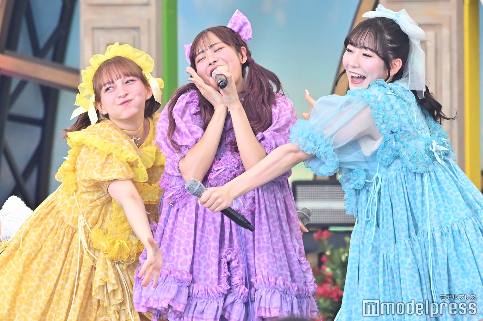 早瀬ノエル、仲川瑠夏／真中まな／FRUITS ZIPPER（C）モデルプレス