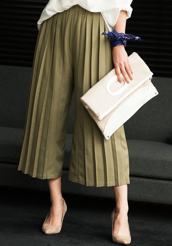 プリーツガウチョパンツ「STYLEST」3,980円(税別)/画像提供:STYLEST