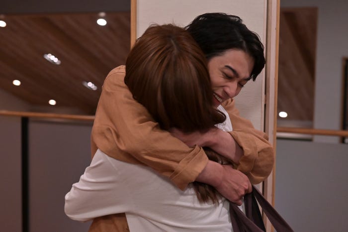 横浜流星、川口春奈 「着飾る恋には理由があって」第8話より(C)TBS