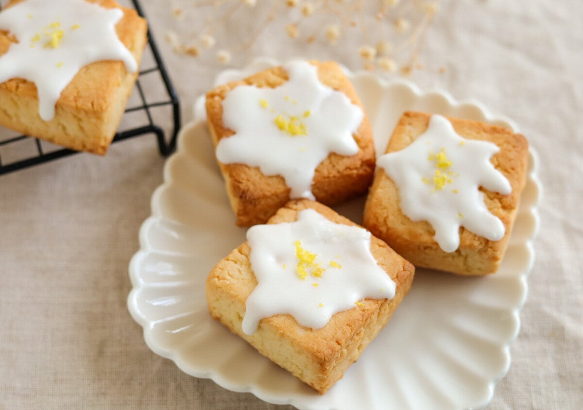 卵もバターも小麦粉もいりません！混ぜて焼くだけの簡単スイーツ♡レモンの米粉スコーンのレシピ