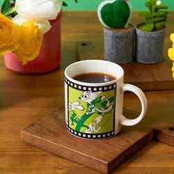 ホットコーヒー、ホットティー、ホットミルク各税込690円(C)Disney