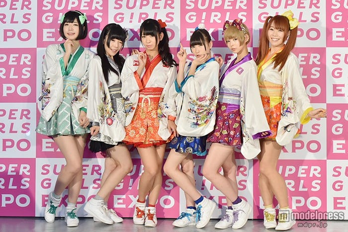 でんぱ組.inc(左から)夢眠ねむ、相沢梨紗、古川未鈴、藤咲彩音、最上もが、成瀬瑛美