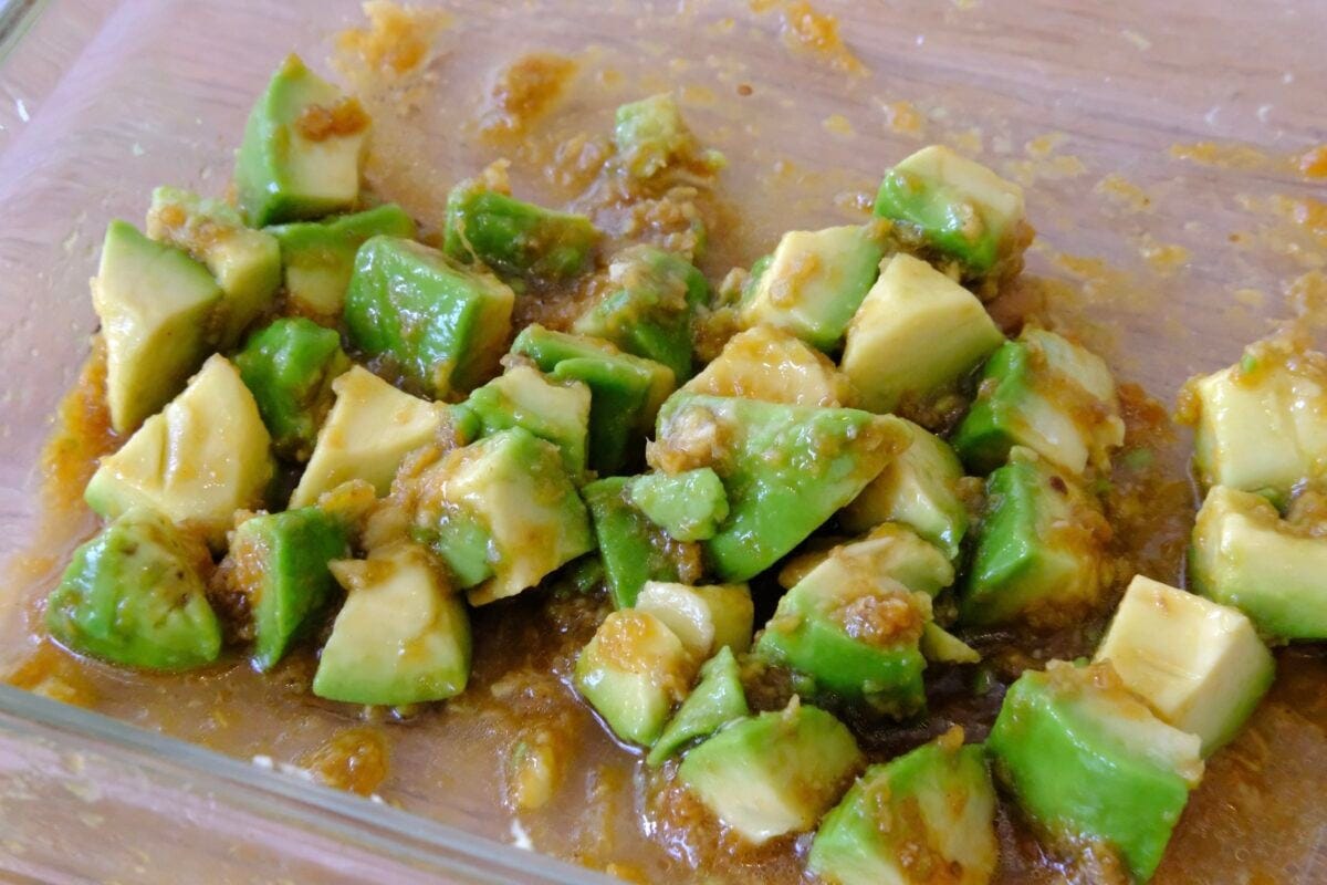 ロバート馬場　アボカド漬け