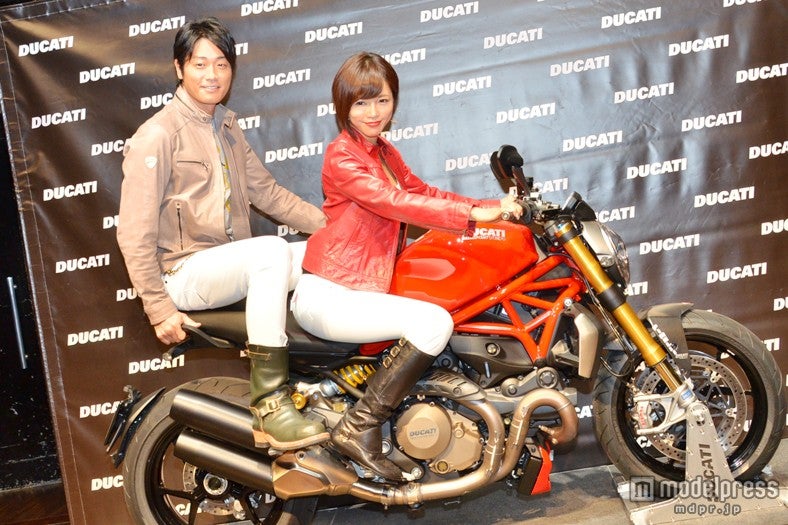 【左から】永井大、釈由美子