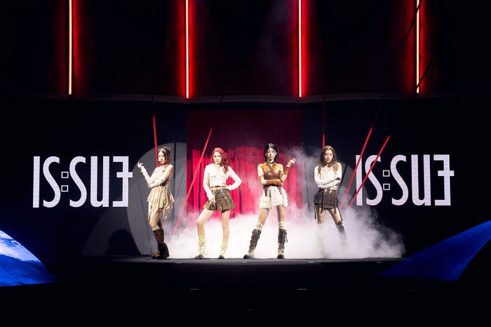 「THE “1st IS:SUE” PREMIUM SHOWCASE」(C)LAPONE GIRLS