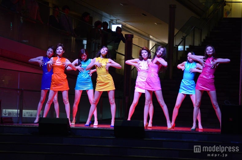 モデルガールズ