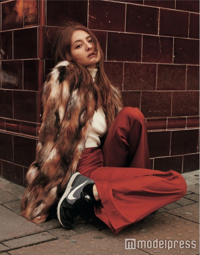 エリーローズ フォトアートスタイルブック「ELLI-ROSE」より（画像提供：所属事務所）