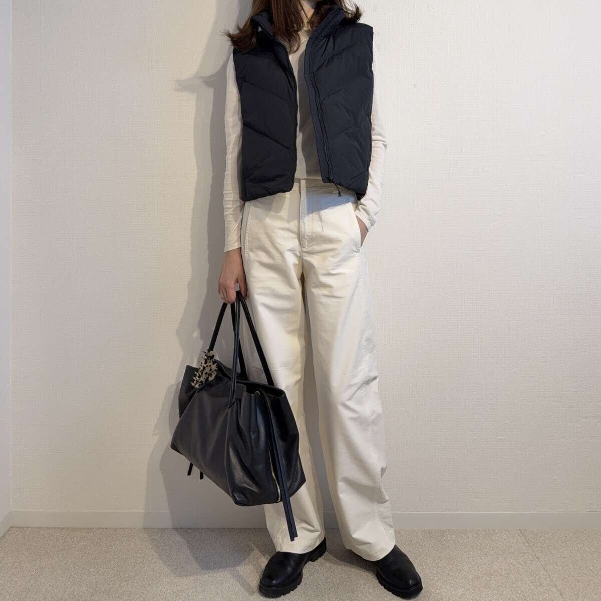 ユニクロジャージーバレルレッグパンツ ユニクロジャージーバレルレッグパンツとダウンベストコーデ