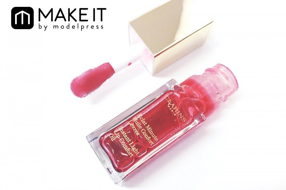 クラランス／コンフォート リップオイル／03 レッドベリー／3,200円（税抜） (C)メイクイット