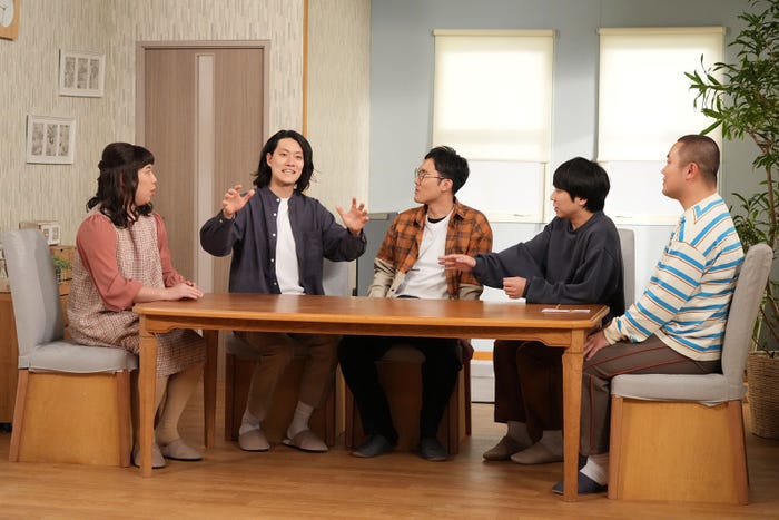 せいや、粗品、菊田竜大、秋山寛貴、岡部大(C)フジテレビ