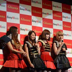 SCANDAL(左から:TOMOMI、HARUNA、RINA、MAMI)
