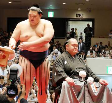 夏場所全休の横綱大の里が復帰、尊敬するラグビー山口良治さん訃報に「悲しいです」 「スクール☆ウォーズ」の大ファン