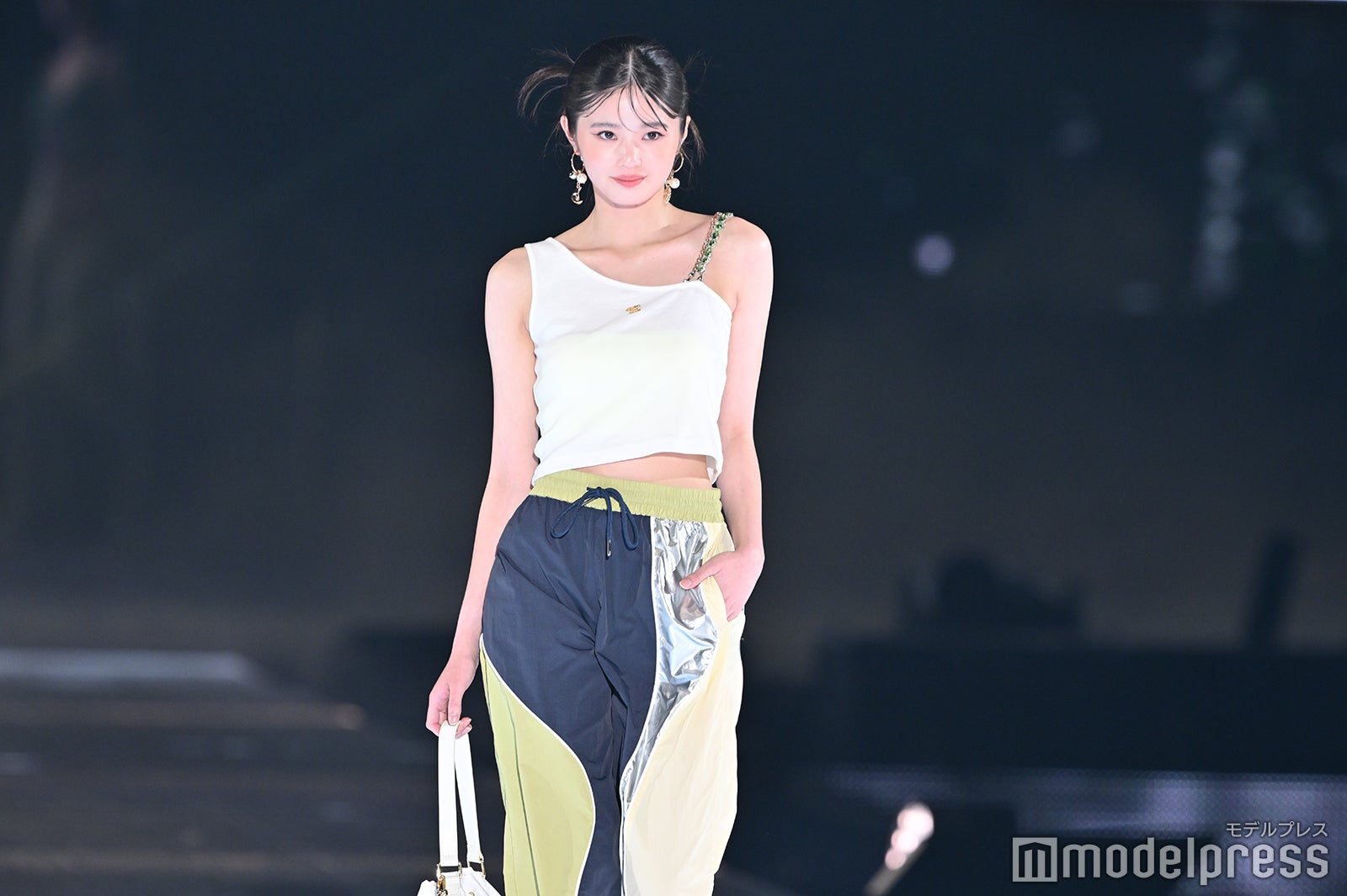 （C）モデルプレス