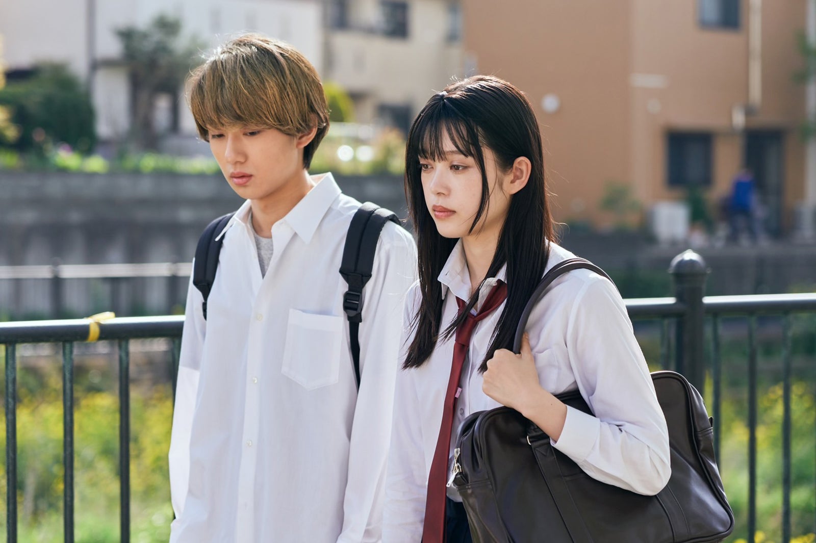 大西利空、高石あかり（C）sora・白泉社（C）「墜落JKと廃人教師」製作委員会・MBS