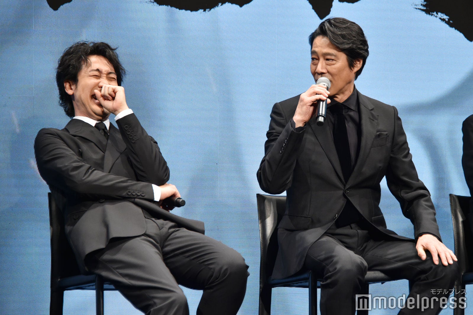 やる予定のなかったアクションが追加され体を痛めて整体やマッサージに通い京都で散財した堤真一の話に笑いがとまらない大泉洋（C）モデルプレス