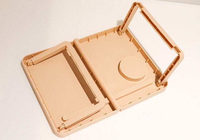 宝島社の付録のムーミンの折りたたみテーブル