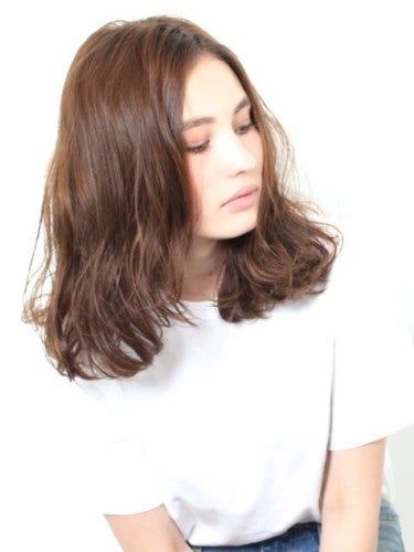 前髪なし 韓国風ミディアムヘア特集 21最新のトレンドスタイルを集めました モデルプレス