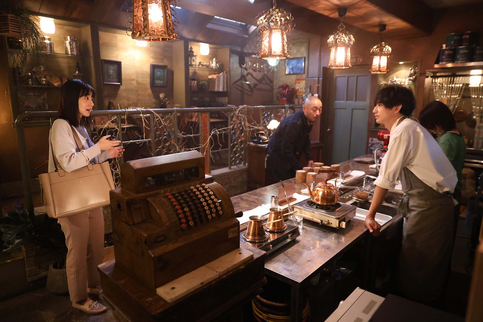 奈緒、永山瑛太ら「あなたがしてくれなくても」第6話より（C）フジテレビ