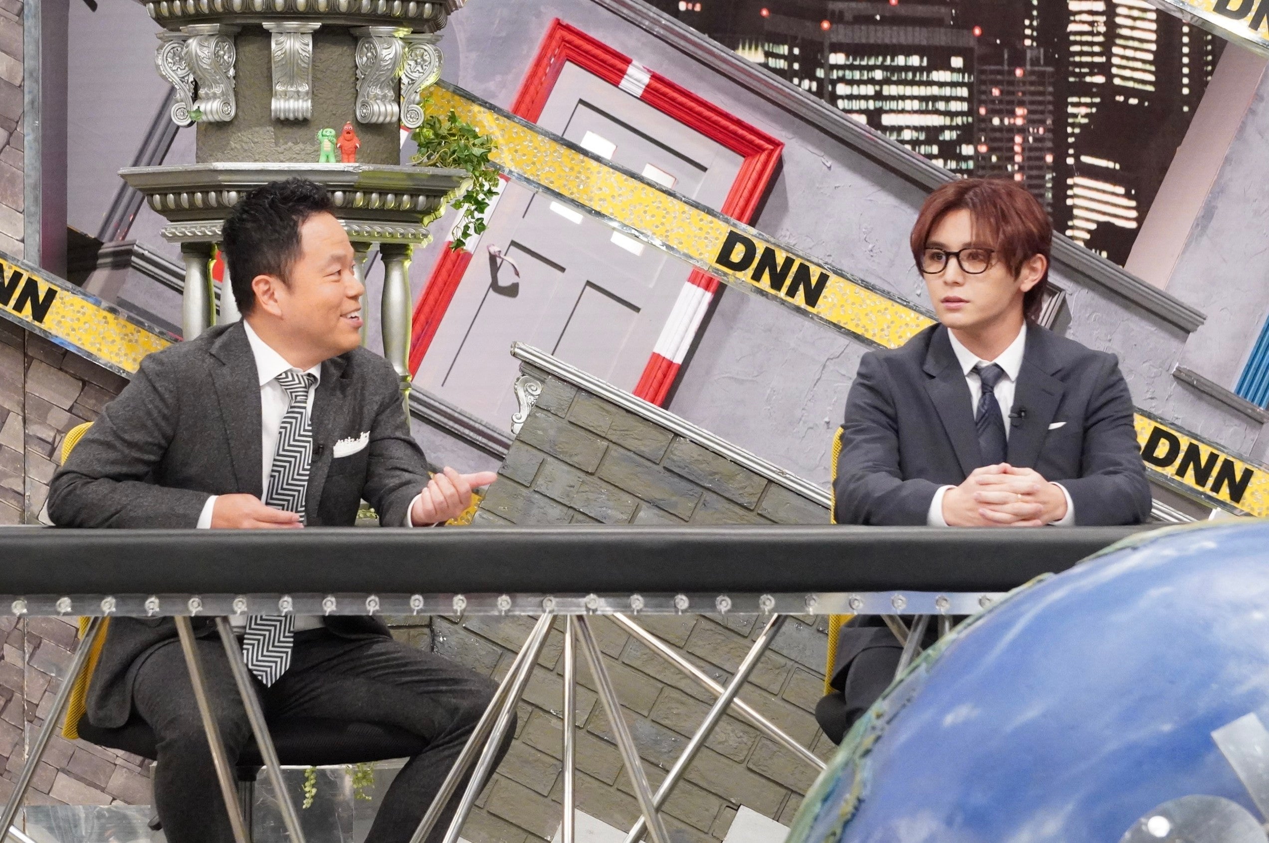 津田篤宏、山田涼介（C）フジテレビ