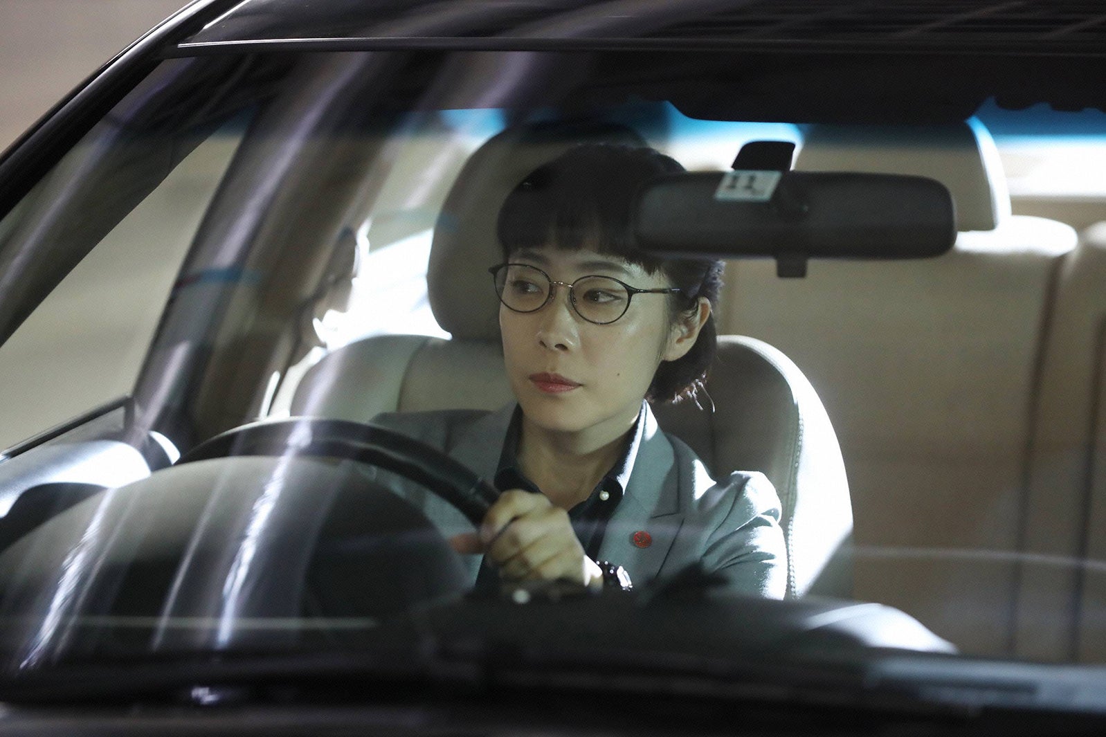 山田真歩／「シャーロック」第3話より（C）フジテレビ