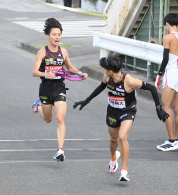 国学院大・青木瑠郁が1区独走区間新記録！5強は明暗 青学大が16位と大きく出遅れる波乱 中大2位、駒大5位、早大7位