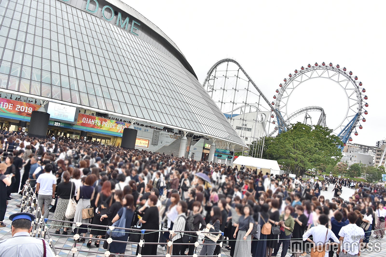 ジャニー喜多川さん「お別れの会～一般の部～」に大勢のファン来場 ”タレント一同”からのメッセージ配布も - モデルプレス