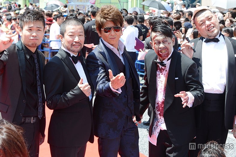 左より：品川ヒロシ監督、木村祐一、哀川翔、宮川大輔、川島邦弘（野生爆弾）