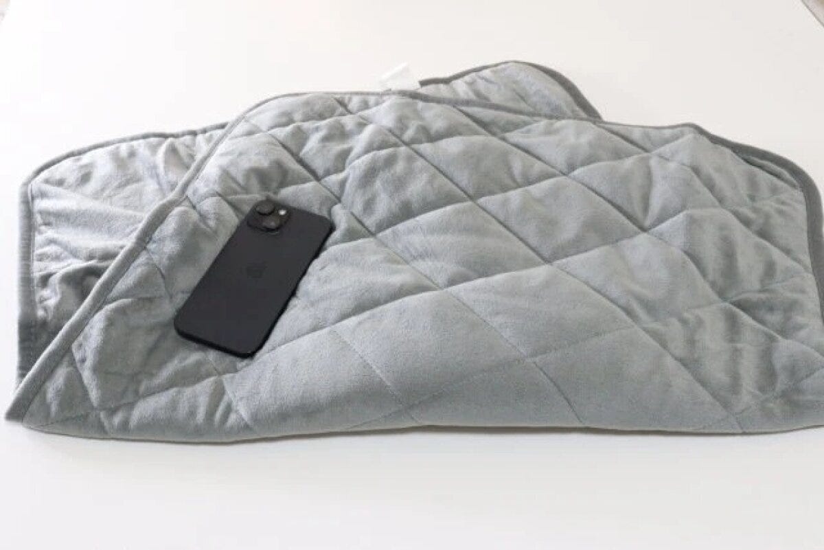 ダイソー　USB式ひざ掛け（LGY）